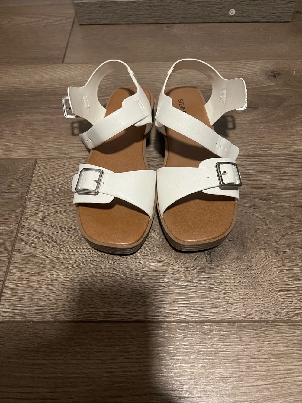 Steve Madden White and Tan Kids Buckle Platform Sandals